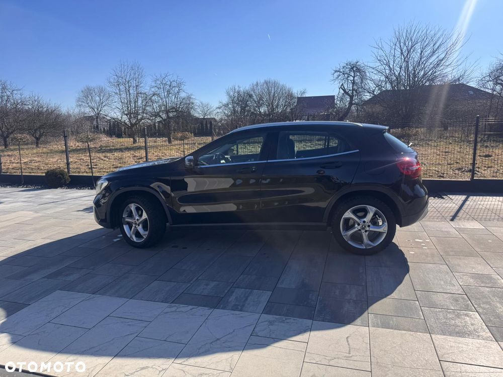 Mercedes-Benz GLA 180 d - 8