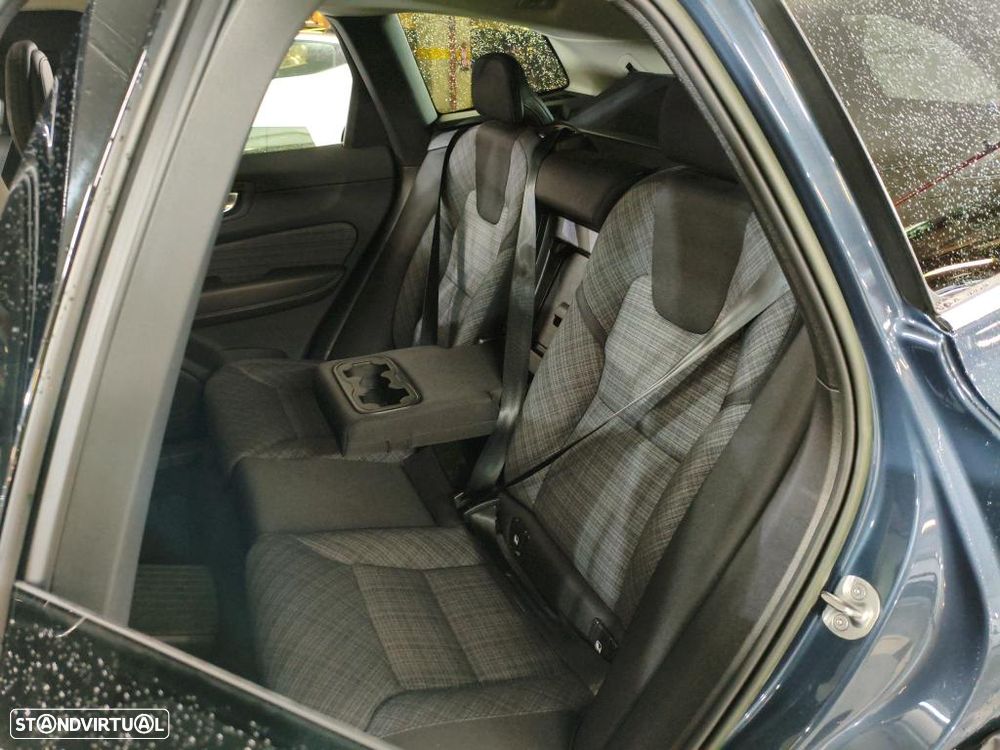 Volvo XC 60 2.0 T6 PHEV Core AWD - 9