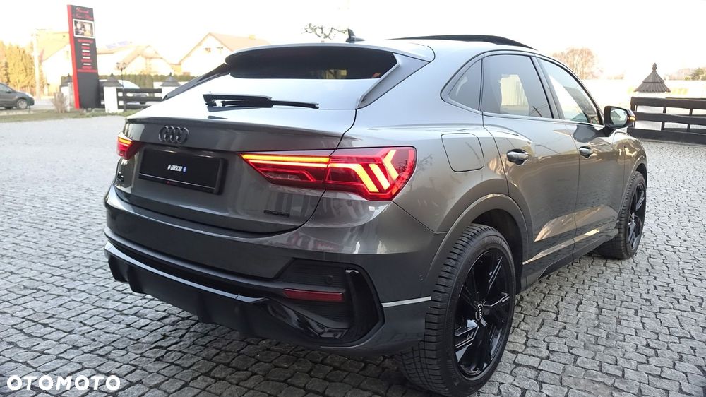 Audi Q3 Sportback - 16