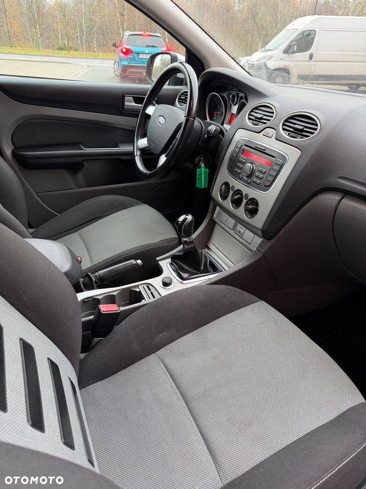 Ford Focus 1.6 16V Ambiente - 36