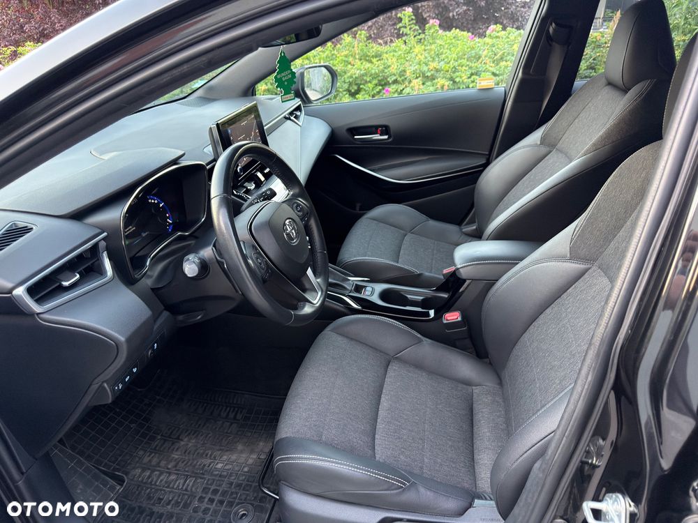 Toyota Corolla 2.0 Hybrid Executive - 8