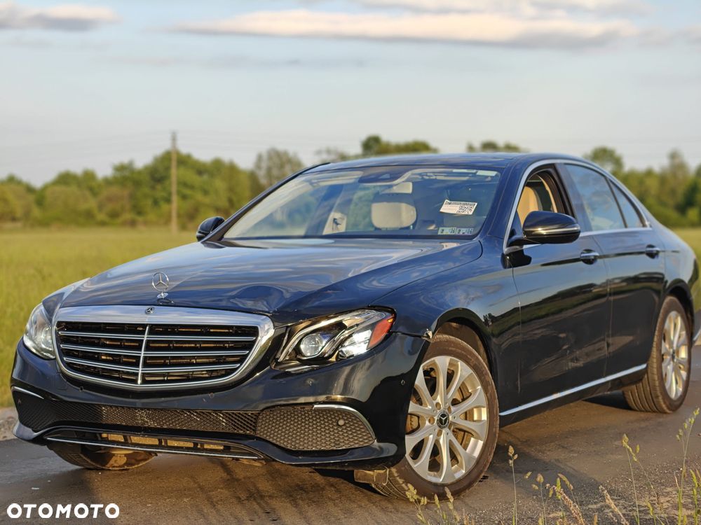 Mercedes-Benz Klasa E 300 9G-TRONIC Exclusive - 3