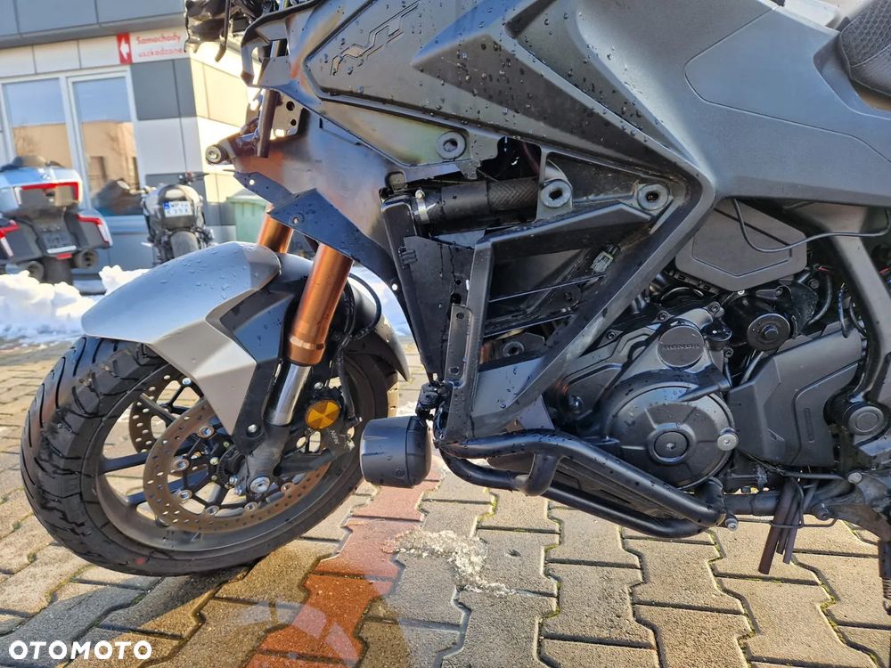 Honda NT - 13