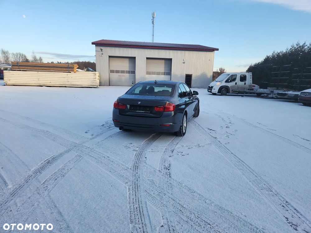 BMW Seria 3 316d Sport Line - 4