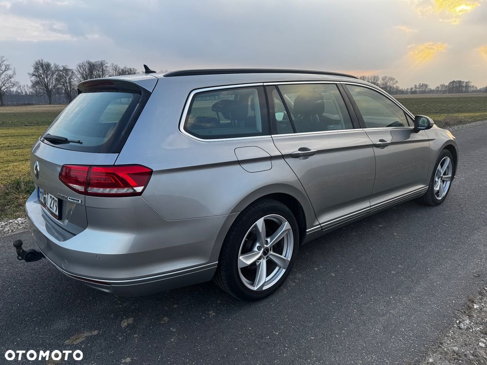 Volkswagen Passat Variant 2.0 TDI (BlueMotion Technology) Comfortline - 11