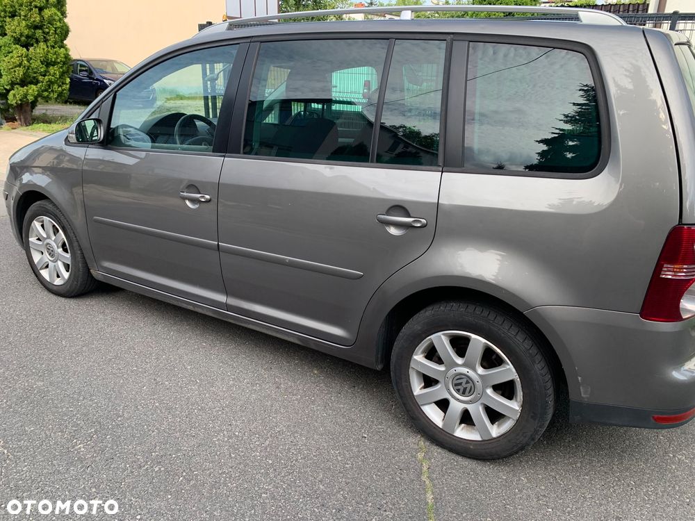 Volkswagen Touran 1.9 TDI DSG Trendline - 8