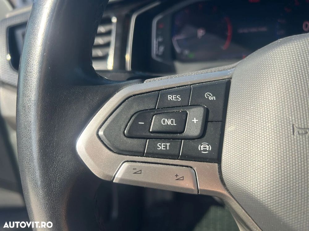 Volkswagen Polo 1.0 TSI DSG Life - 28