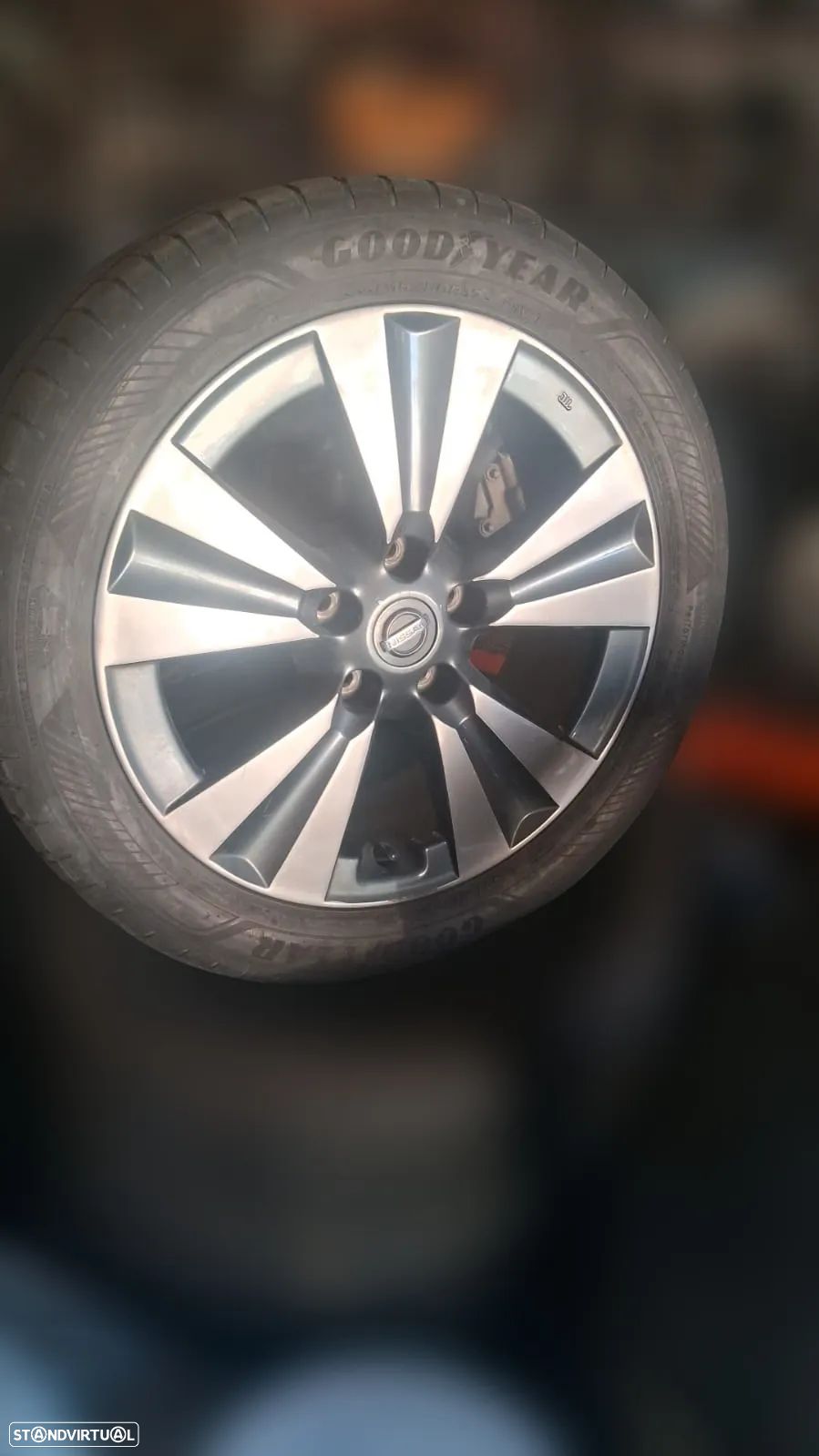 Jantes Nissan de 2020  215/50R17 - 1