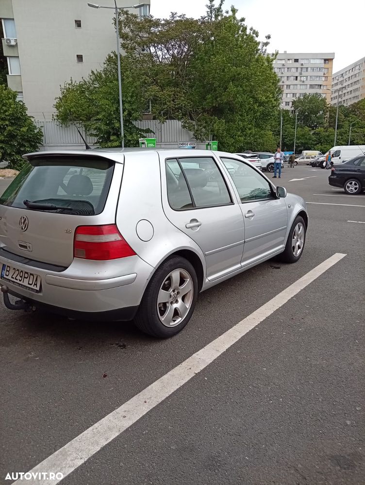 Volkswagen Golf 1.6 Pacific - 2
