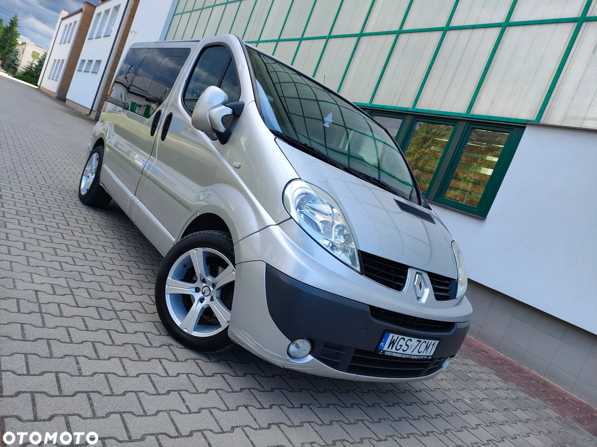 Renault Trafic 2.5 dCi 150 FAP Passenger L1H1 Privilège - 2