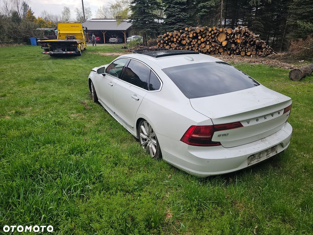 Volvo S90 - 17