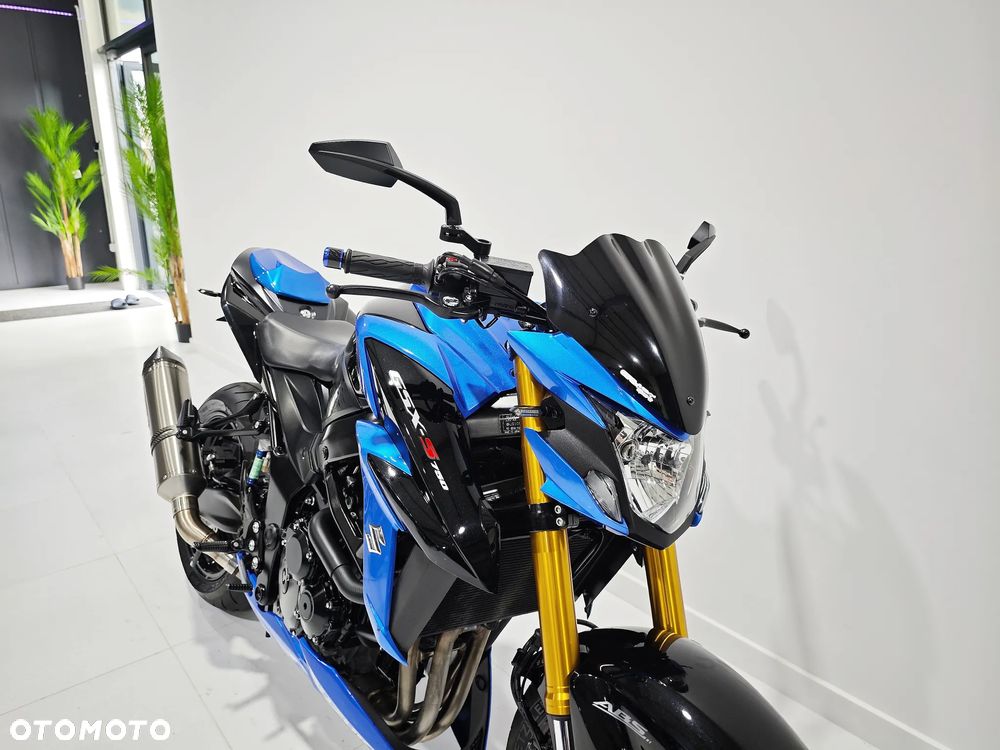 Suzuki GSX - 7