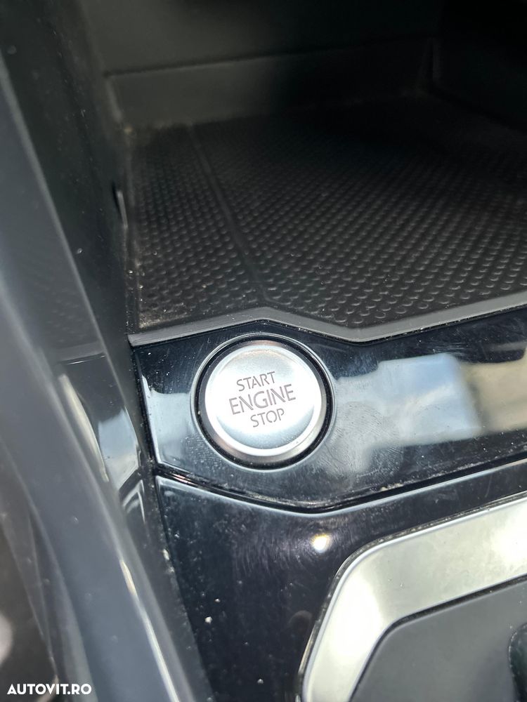 Volkswagen T-ROC - 31