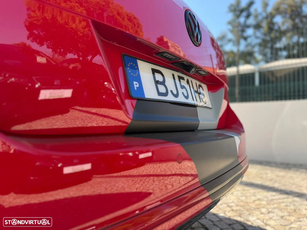 VW Passat Variant 2.0 TSI DSG R-Line - 16