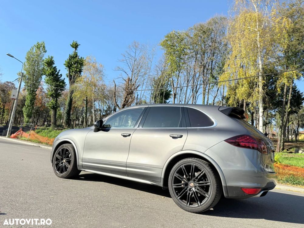 Porsche Cayenne - 6