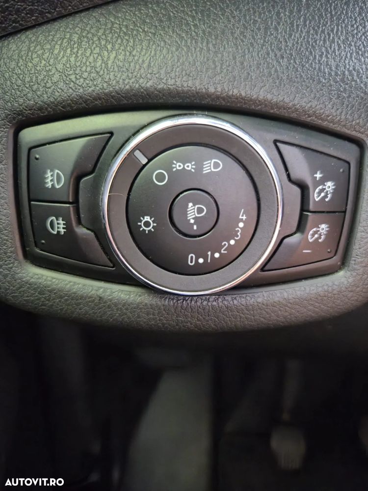 Ford Transit Connect - 11