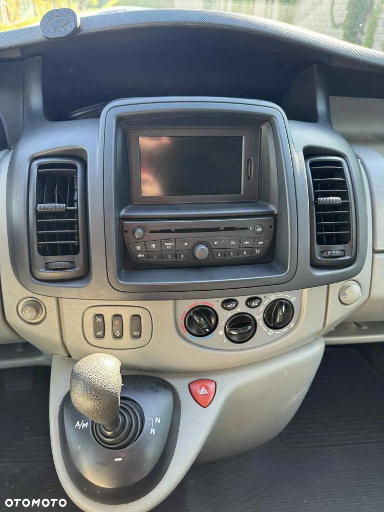 Renault Trafic - 13
