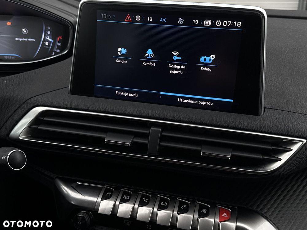 Peugeot 3008 1.2 PureTech Allure S&S - 17