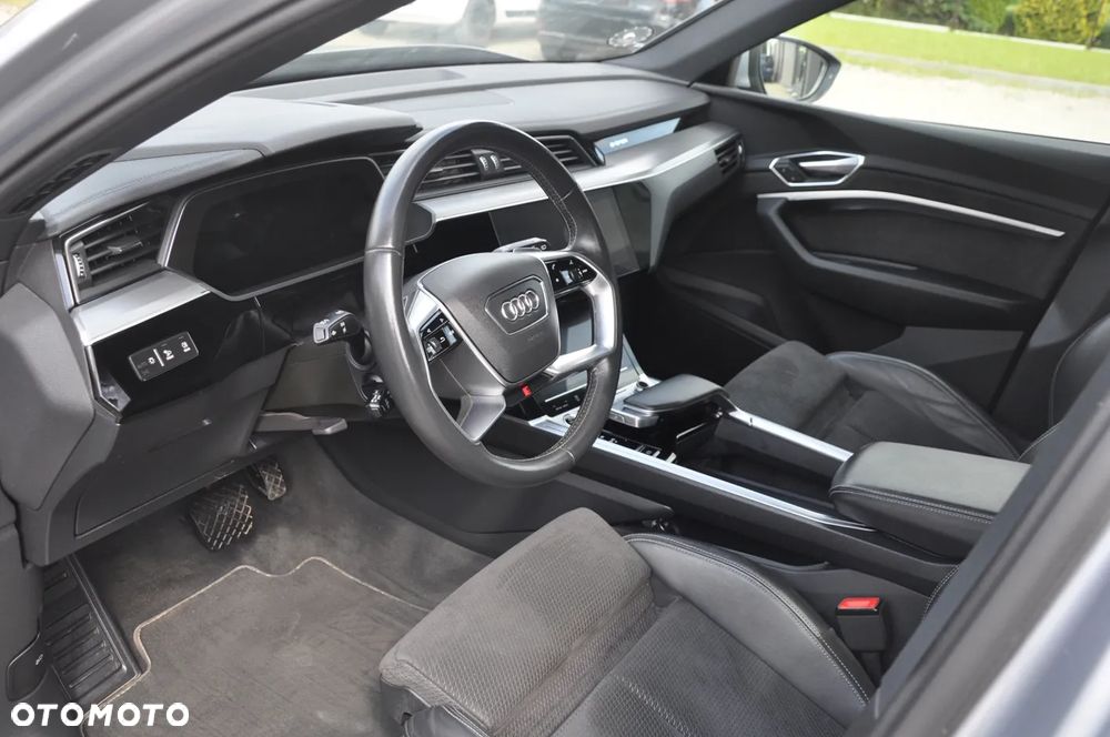Audi e-tron 50 Quattro S Line - 12