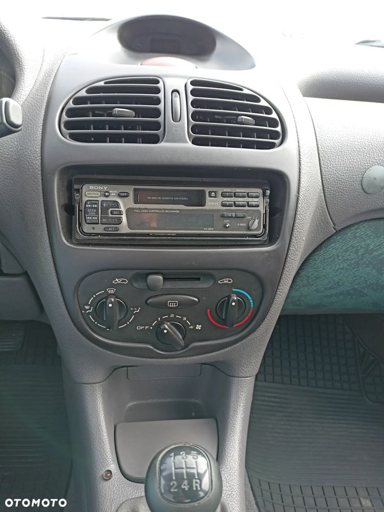 Peugeot 206 - 12
