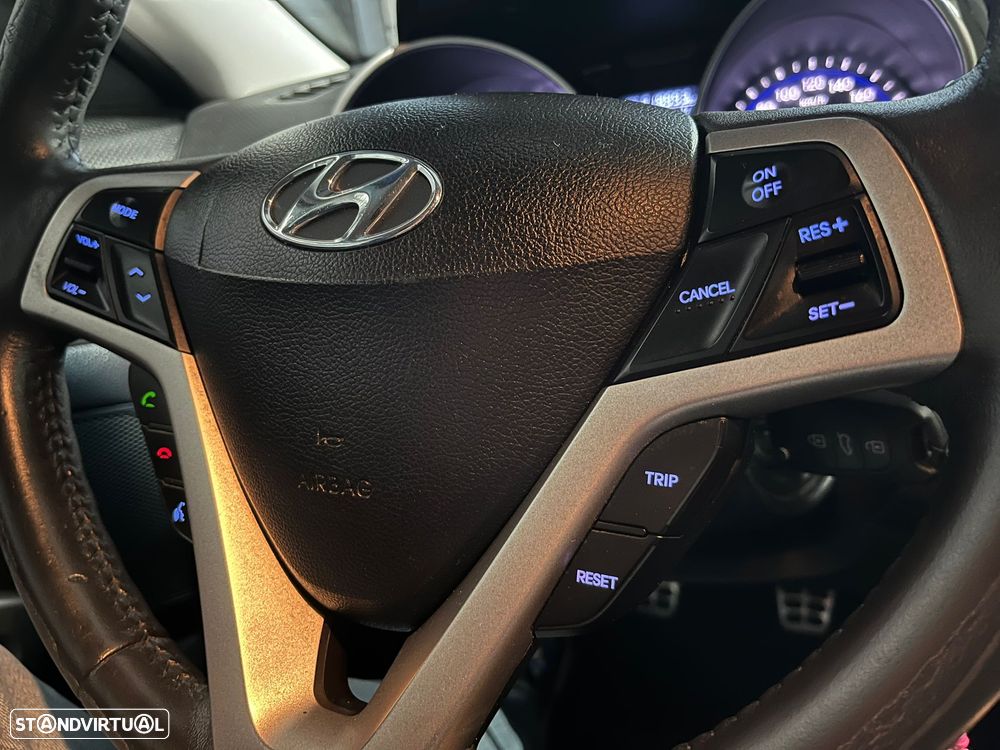 Hyundai Veloster 1.6 Style - 21