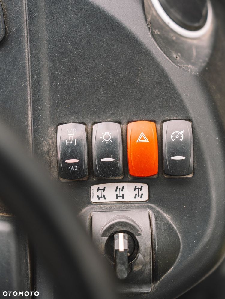 JCB 4CX - 24
