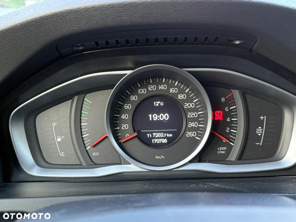 Volvo V60 T3 Kinetic - 14