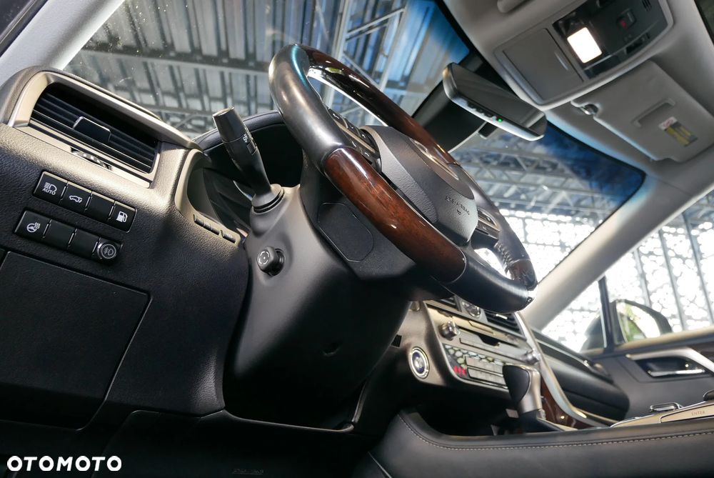 Lexus RX - 24