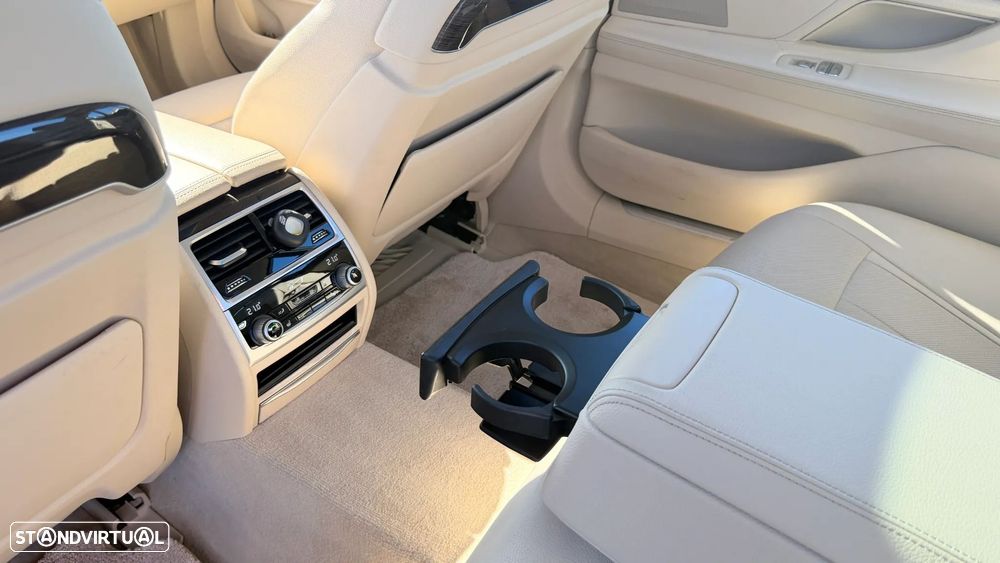 BMW 730 - 30