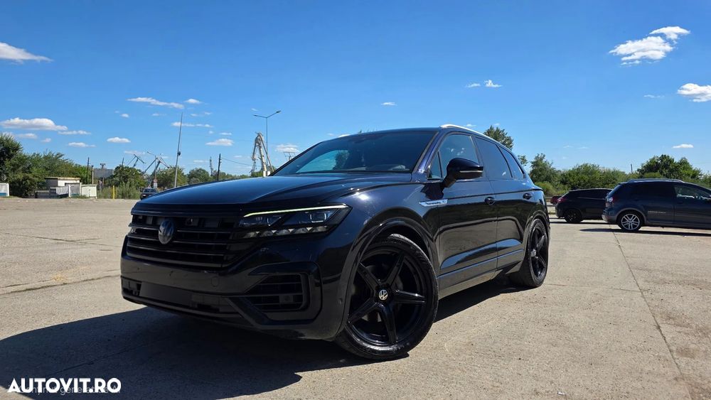 VOLKSWAGEN Touareg