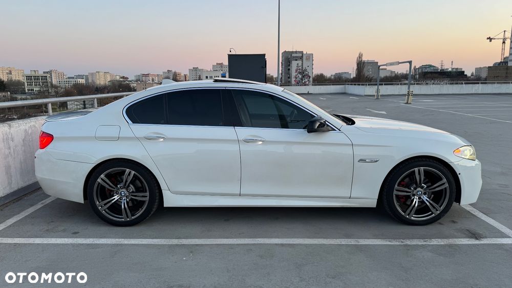 BMW Seria 5 528i xDrive - 15