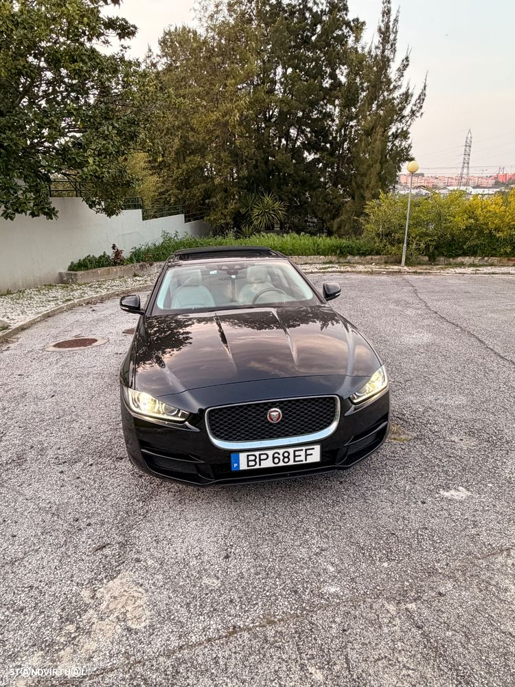 Jaguar XE 2.0 D Prestige Aut. - 1