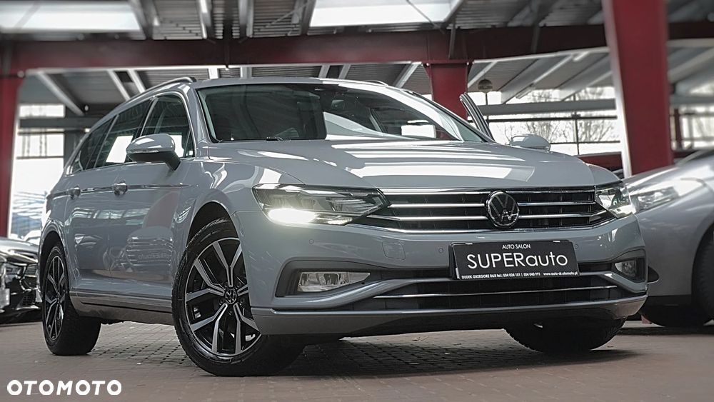 Volkswagen Passat - 1