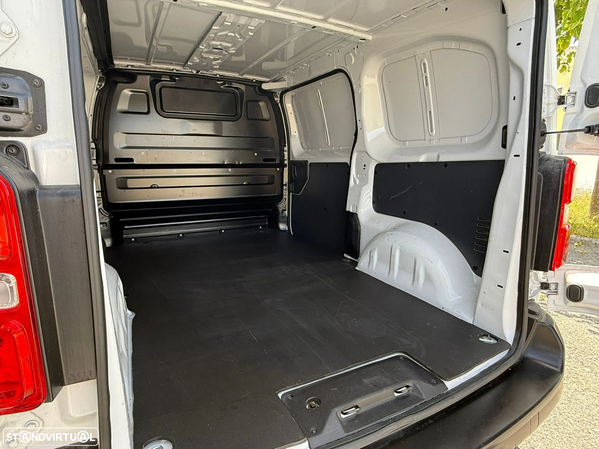 Opel Vivaro 1.5 CDTi 3Lug Iva Dedutível - 22