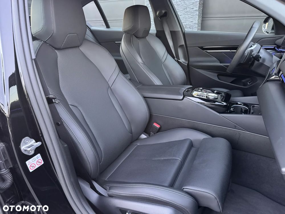 BMW Seria 5 530e - 19