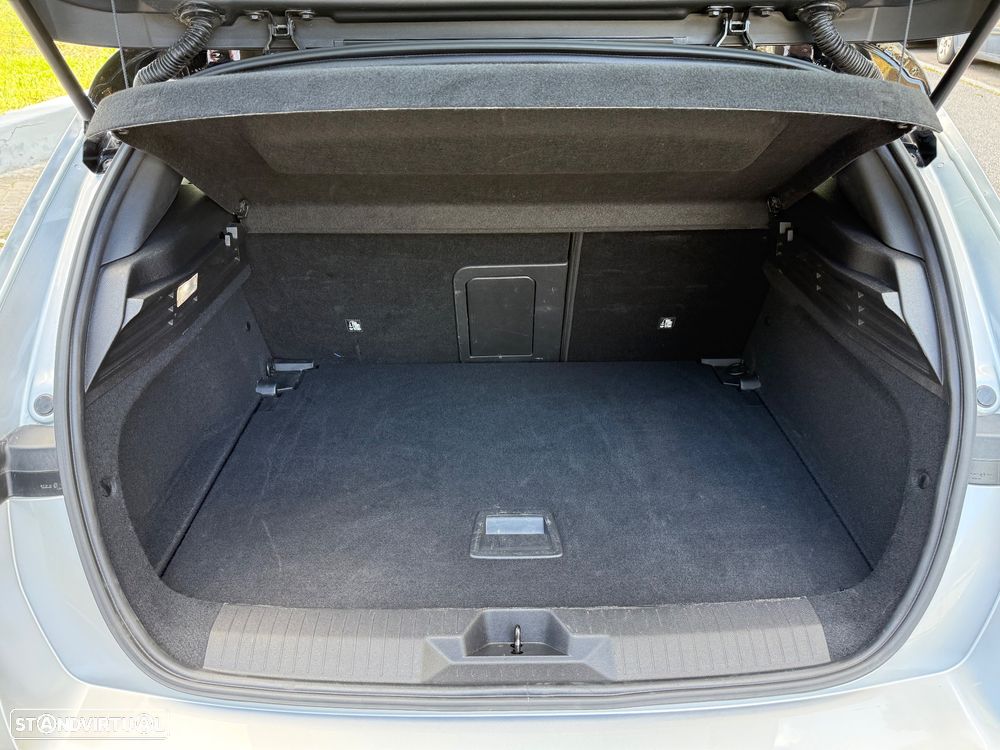 Opel Astra 1.2 T GS - 38