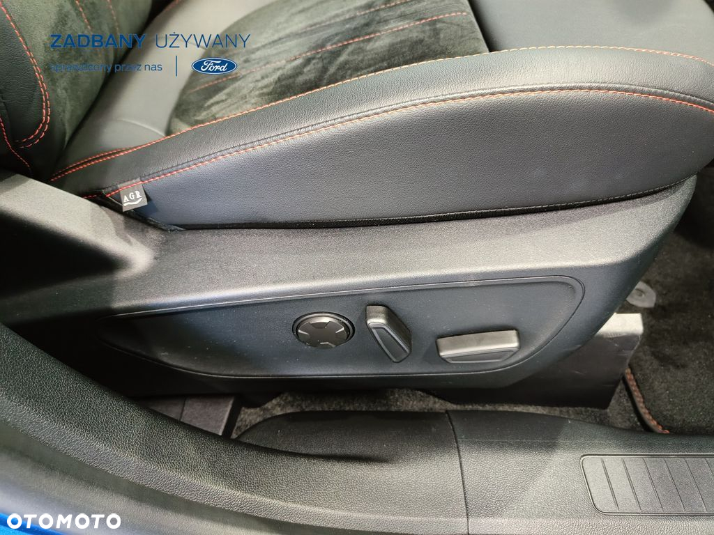 Ford Kuga 2.5 FHEV AWD ST-Line X eCVT - 31