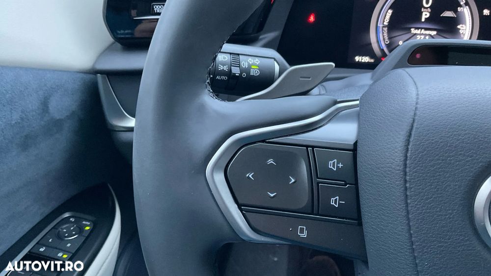 Lexus RZ 450e AWD Luxury - 32