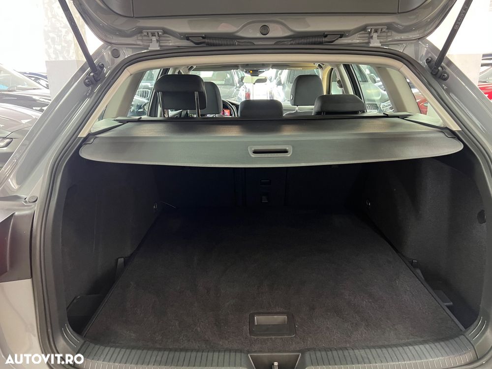 Volkswagen Golf 2.0 TDI SCR Life - 18