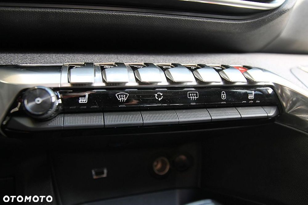 Peugeot 3008 1.6 PureTech GPF Crossway S&S EAT8 - 38