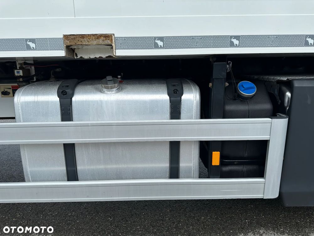 Scania P370 6X2*4 EURO6 + TERMO KING - 14