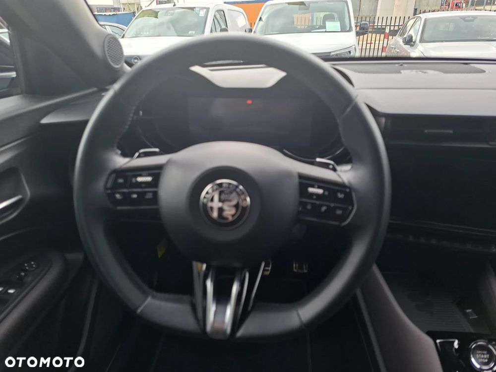 Alfa Romeo Junior 1.2 mHEV Ibrida Speciale eDCT - 16
