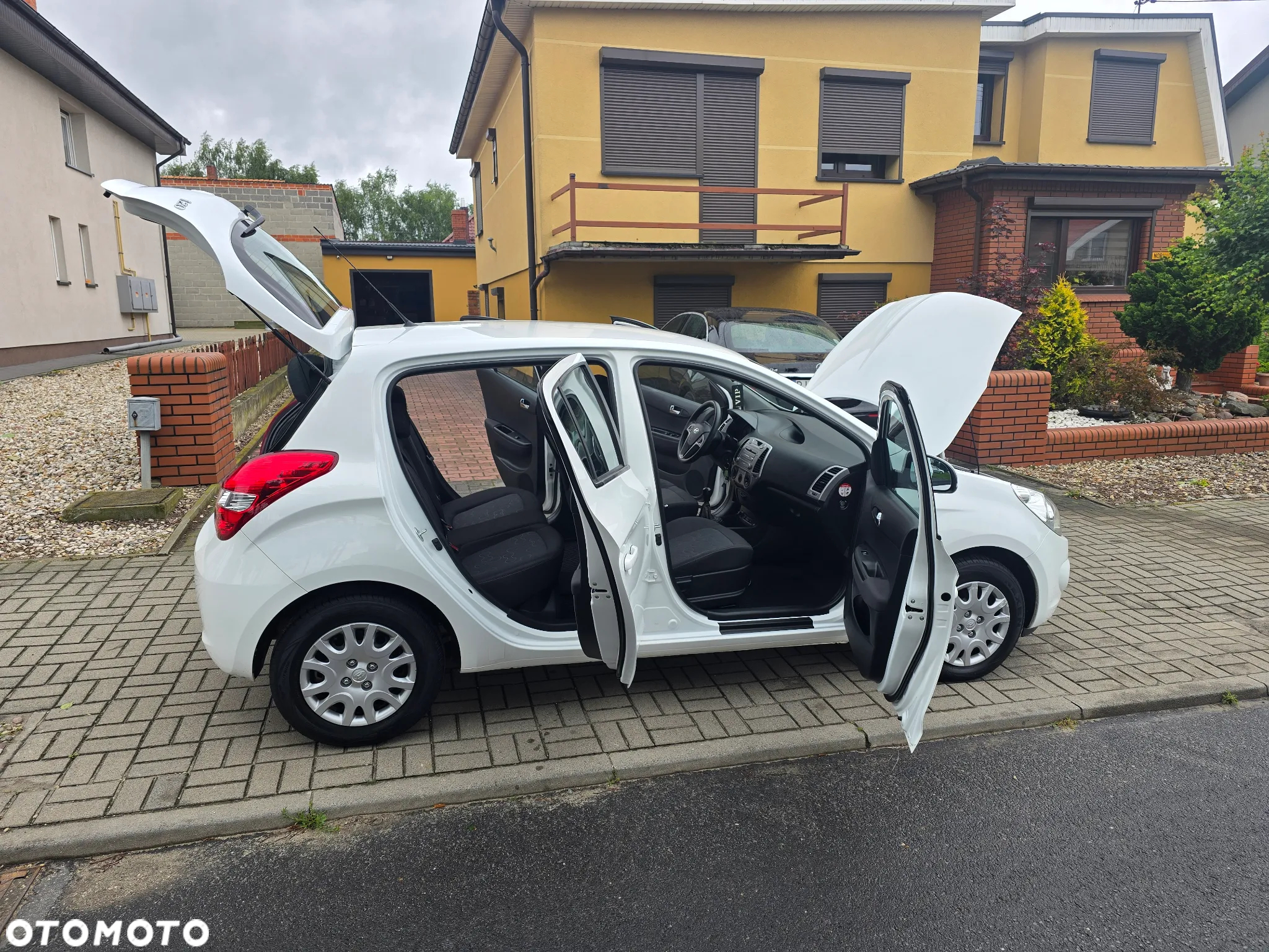 Hyundai i20 1.2 Intro Edition - 16