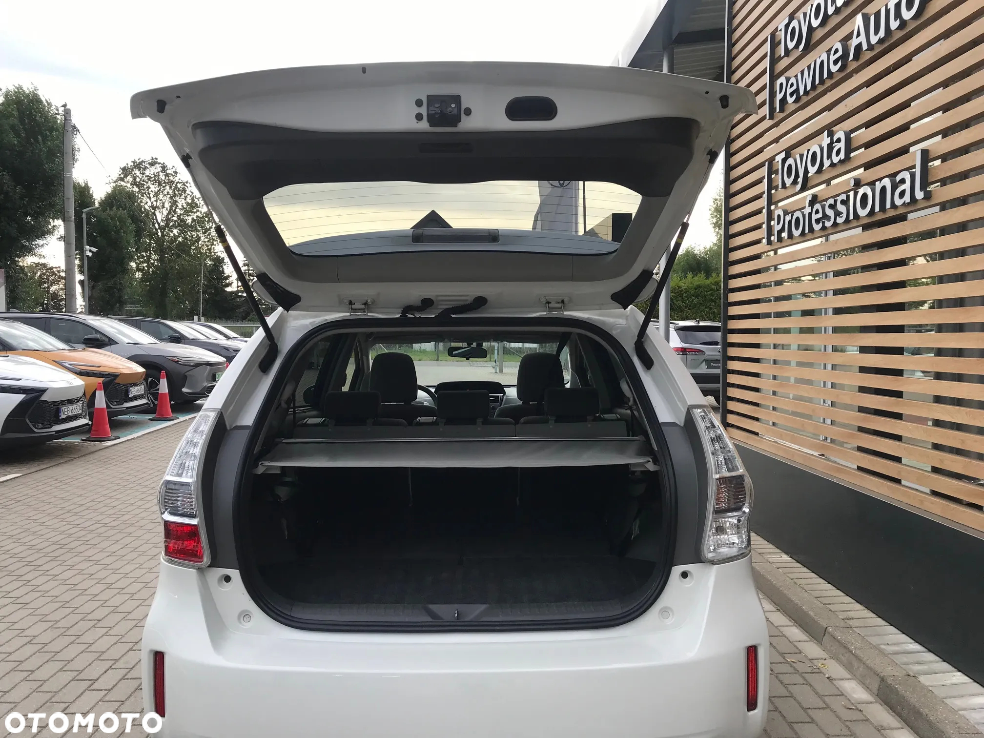 Toyota Prius+ 1.8 HSD Premium - 9