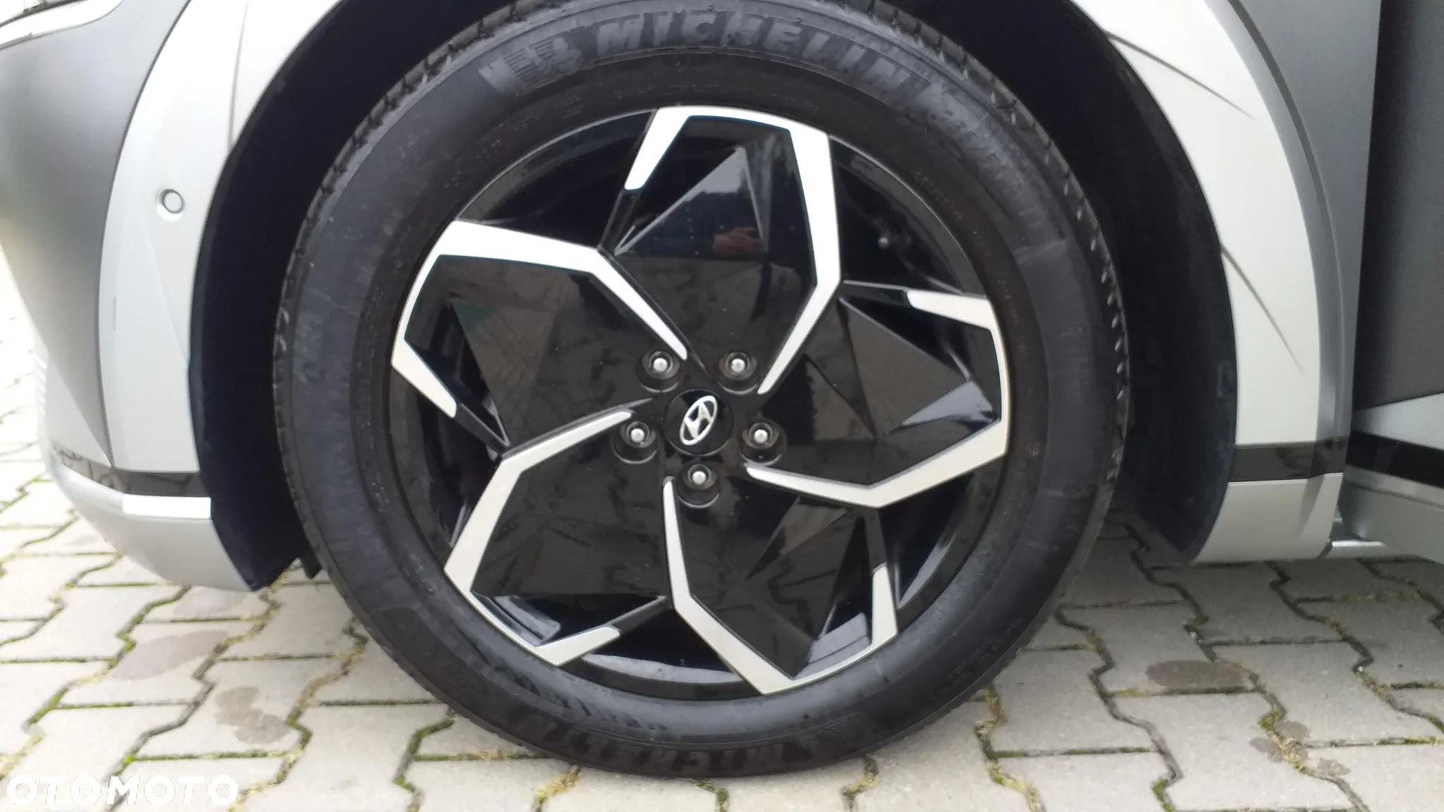 Hyundai IONIQ - 18