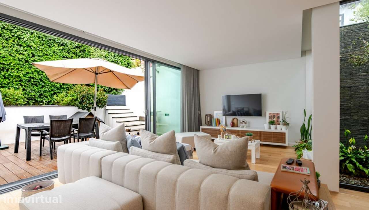 Moradia V2 com jardim e terraços para venda em Leça da Palmeira - Grande imagem: 2/23