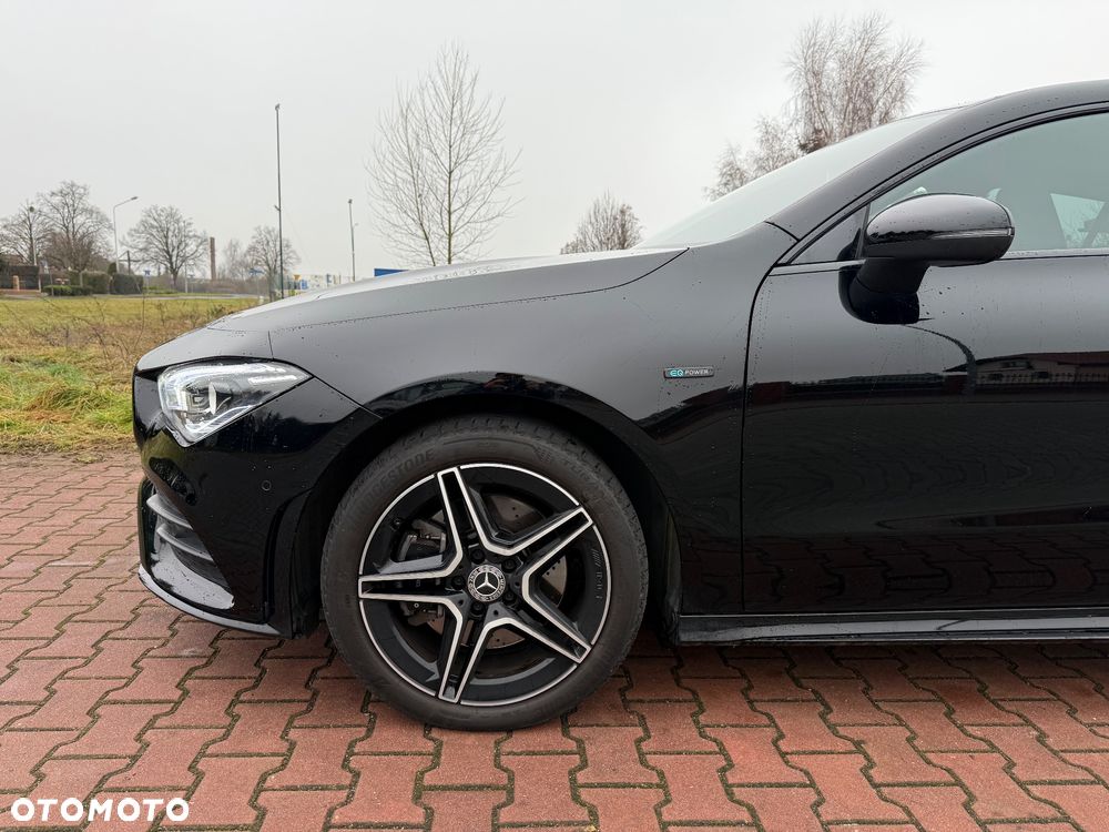 Mercedes-Benz CLA 250 E AMG Line 8G-DCT - 3