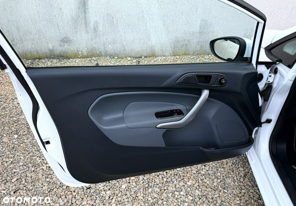 Ford Fiesta 1.25 Ambiente EU5 - 15