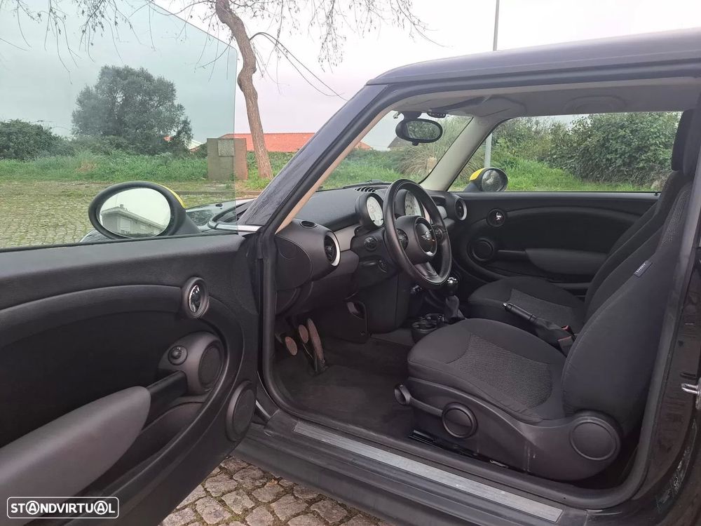 MINI 3 Portas One D - 5