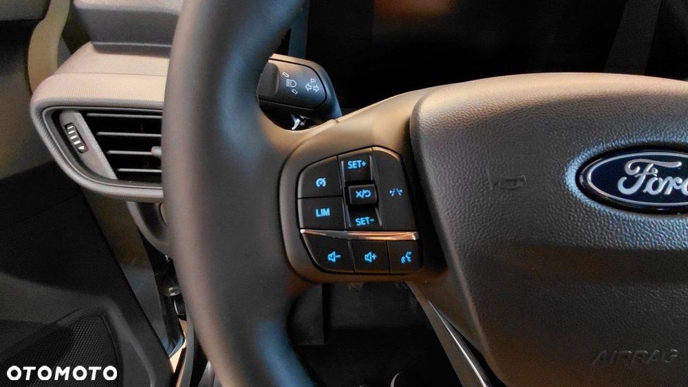 Ford Transit Courier - 13